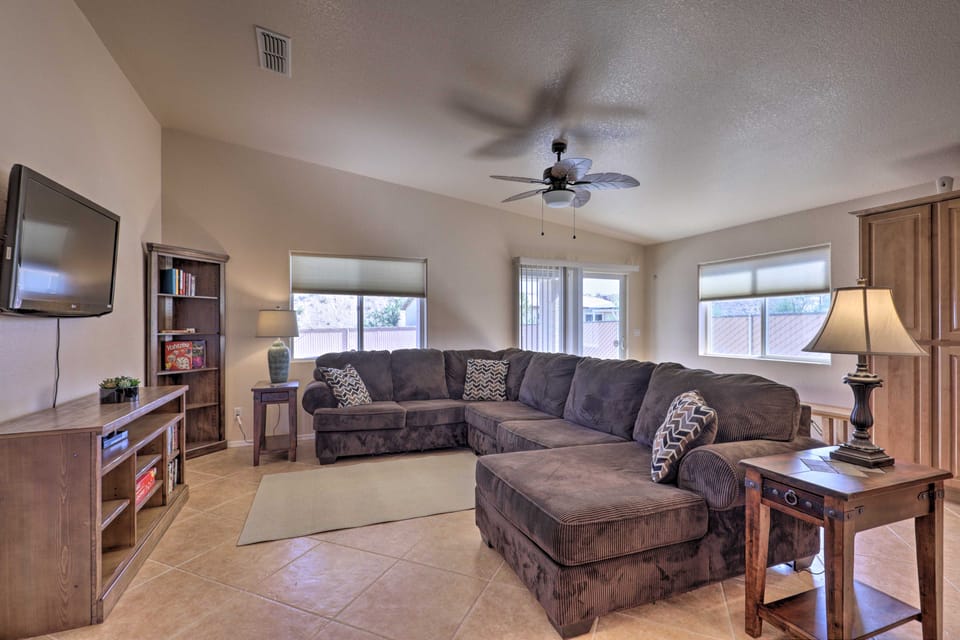 Inviting Retreat w/ Patio < 1 Mi to Colorado River House in Bullhead City