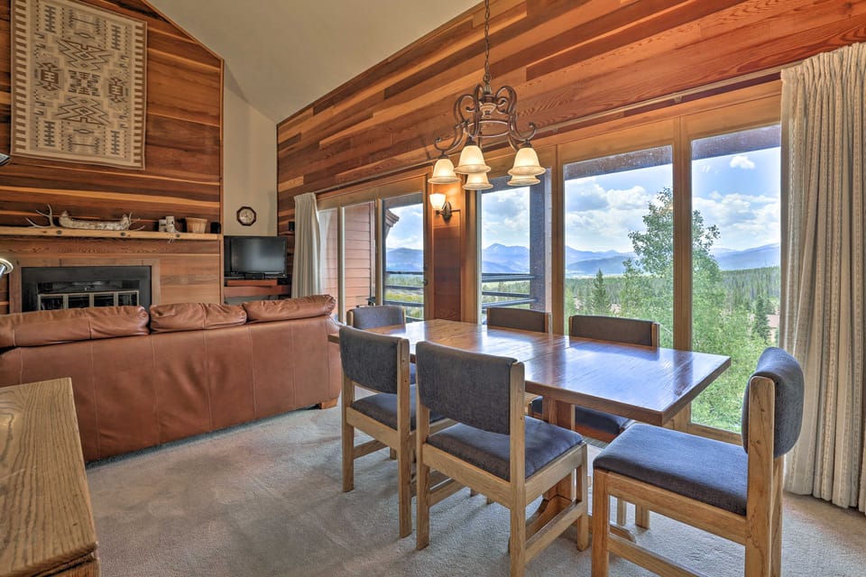 Resort Perks & Trail Access: Silverthorne Condo! Apartment in Wildernest