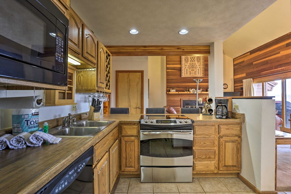 Resort Perks & Trail Access: Silverthorne Condo! Apartment in Wildernest