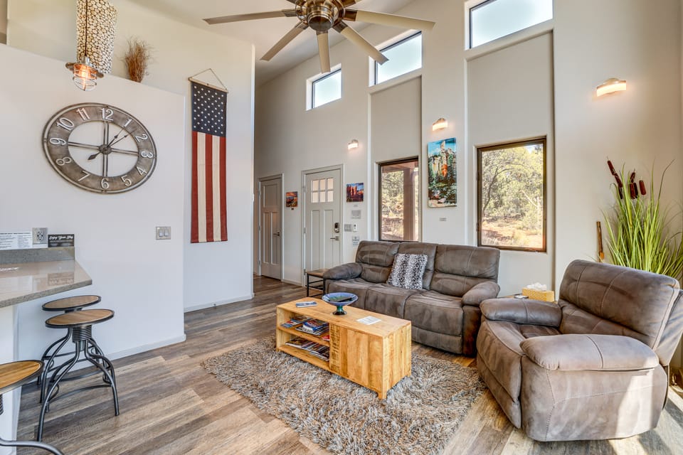Chic Sedona Retreat: 2 Mi to Cathedral Rock Trail! House in Sedona