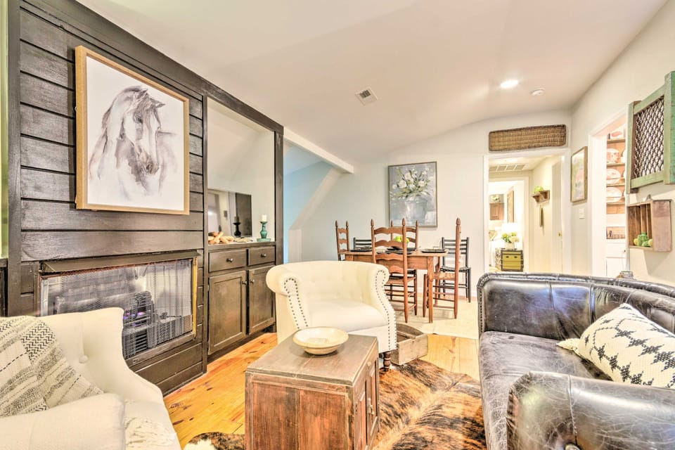 Upscale Rustic Duplex on Stream, Near Blowing Rock Apartment in Watauga