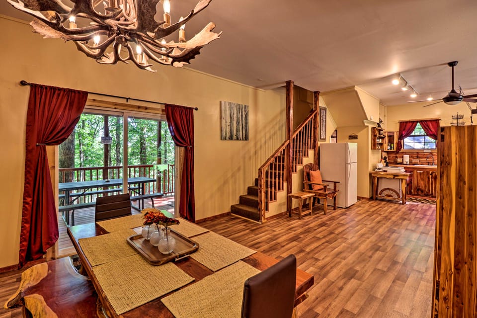 Ouachita River Cabin: Royal Haven w/ Dock! House in Garland County