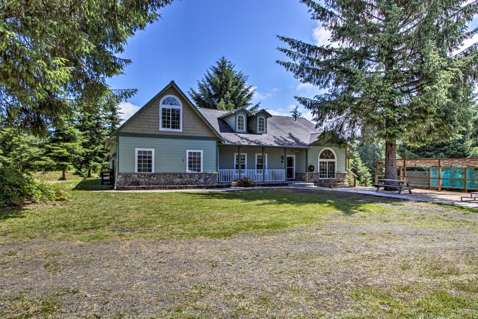 Serene South Bend Family Escape; Dogs Welcome House in Washington