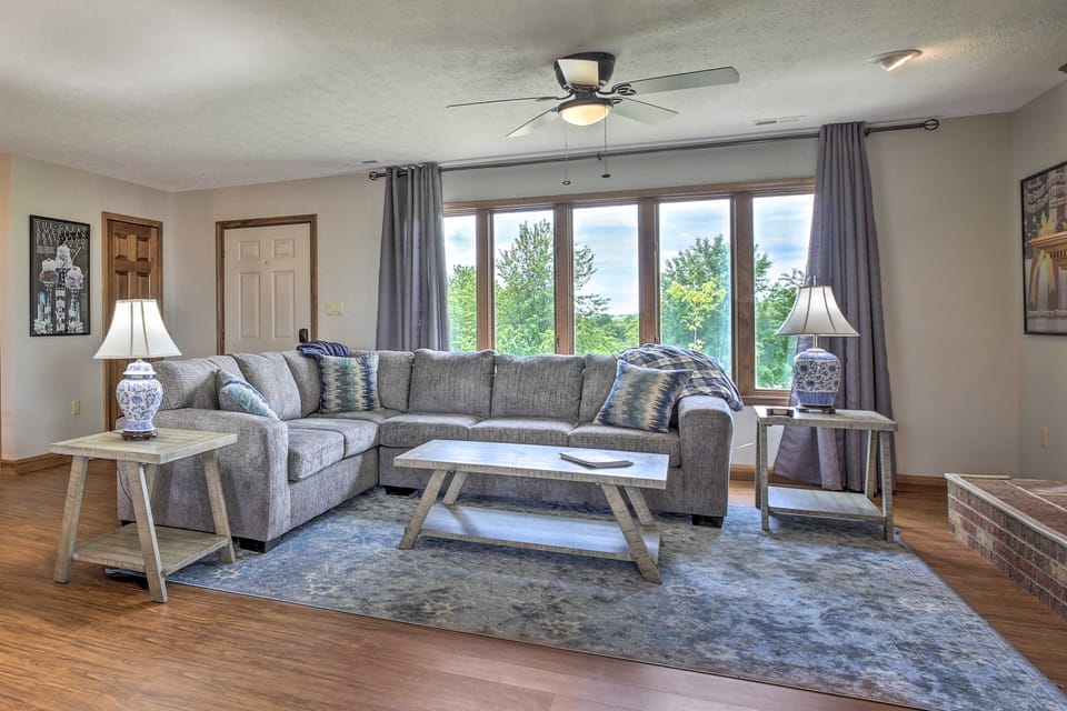 'Blue Moon Cottage' w/ Amazing Views of 5 Counties House in Kentucky