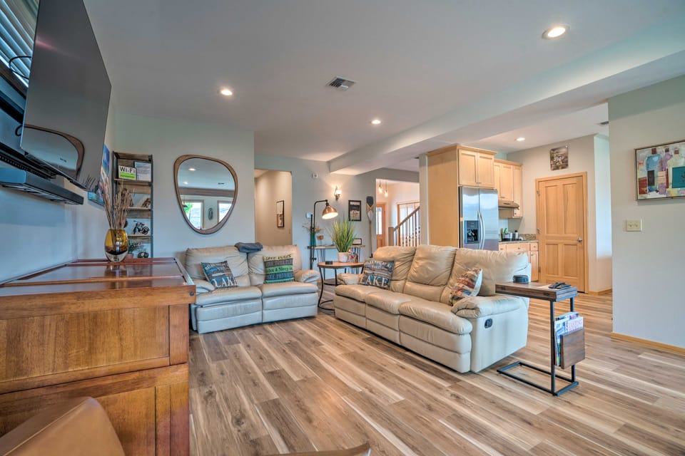 Lake Chelan Home w/ Boat Dock & Slip House in Lake Entiat