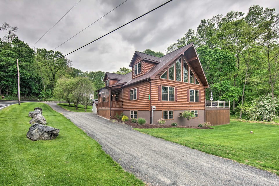 Lake View & Hot Tub: Wrightsville Cabin! House in Pennsylvania