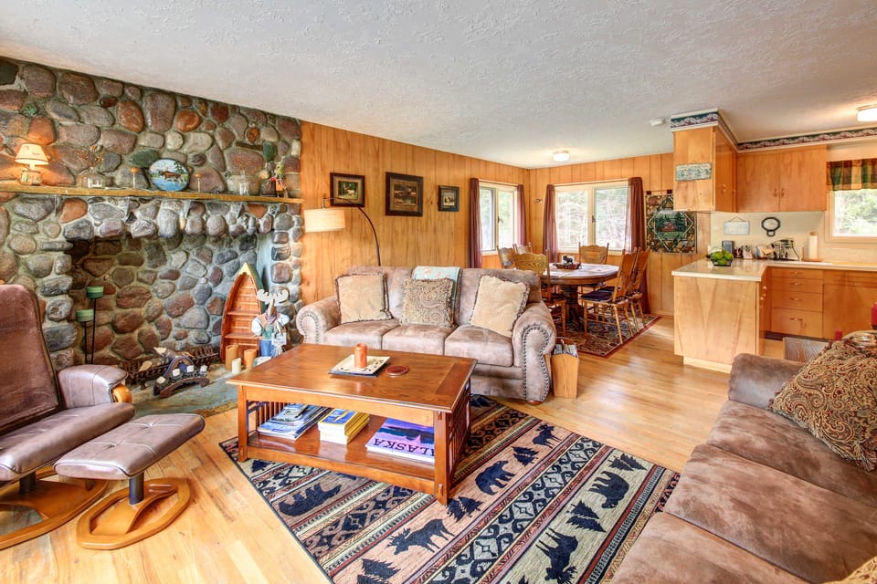 Angler's Dream Remote Escape on Bull River! House in Idaho