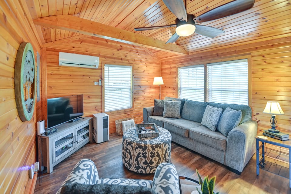 ‘Our Lakeside Retreat’ w/ Deck on Lake Herrington! House in Kentucky