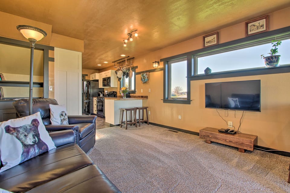 Updated Townhouse w/ Pergola, Walk to Downtown! Apartment in Idaho