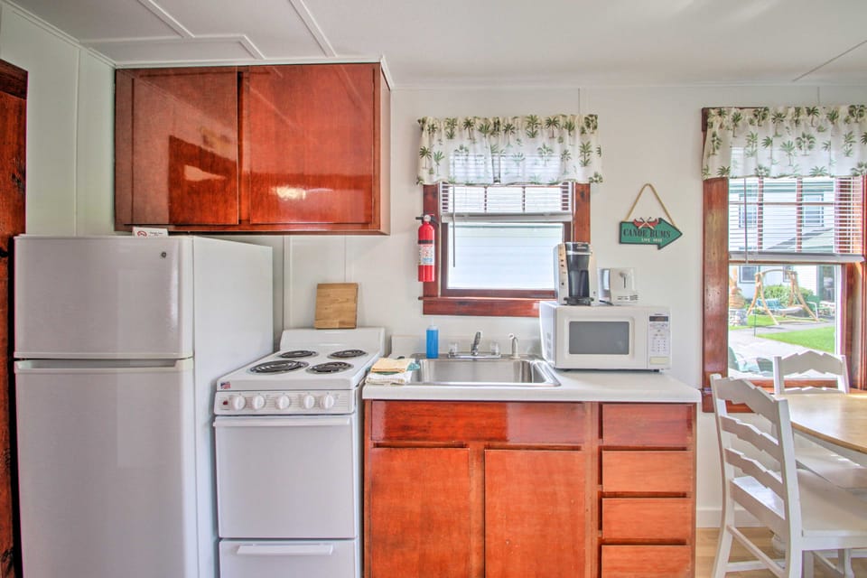 Weirs Channel Cottage w/ Beach Access! House in Laconia