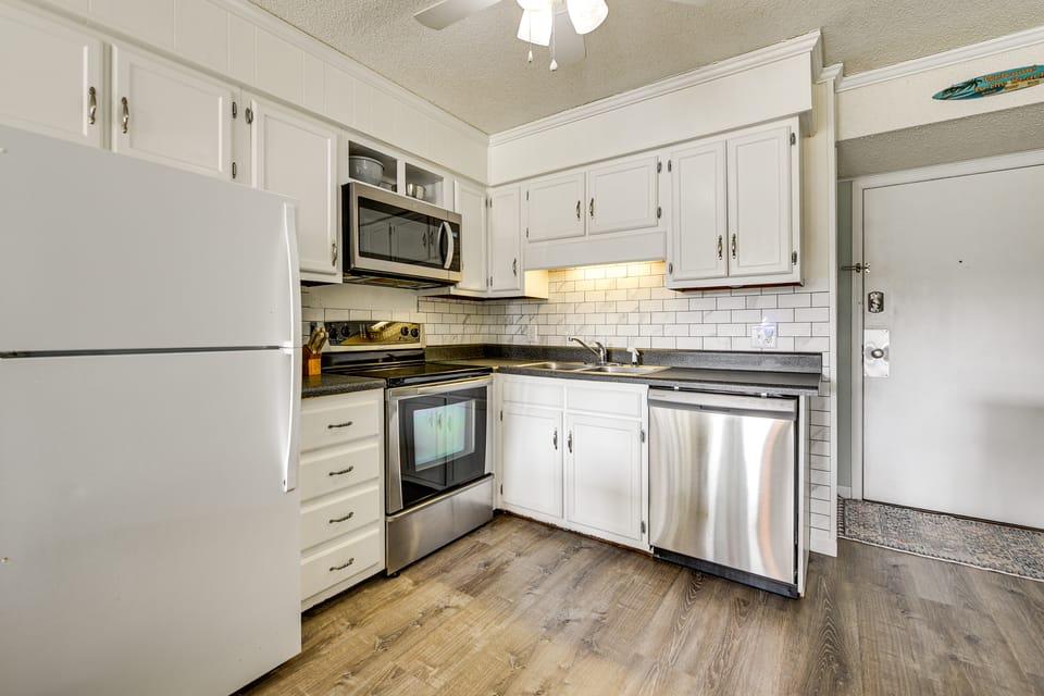 Ocean-View Balcony! Myrtle Beach 3rd-Floor Retreat Apartment in Myrtle Beach