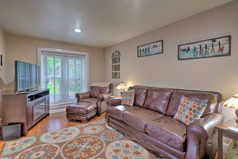 Creekside Home w/ Patio, Walk to Manitou Incline! House in Manitou Springs