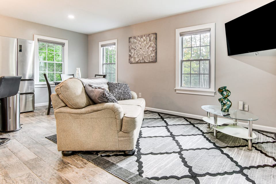 4 Mi to Main Street: Petite Weaverville Escape! House in Buncombe County