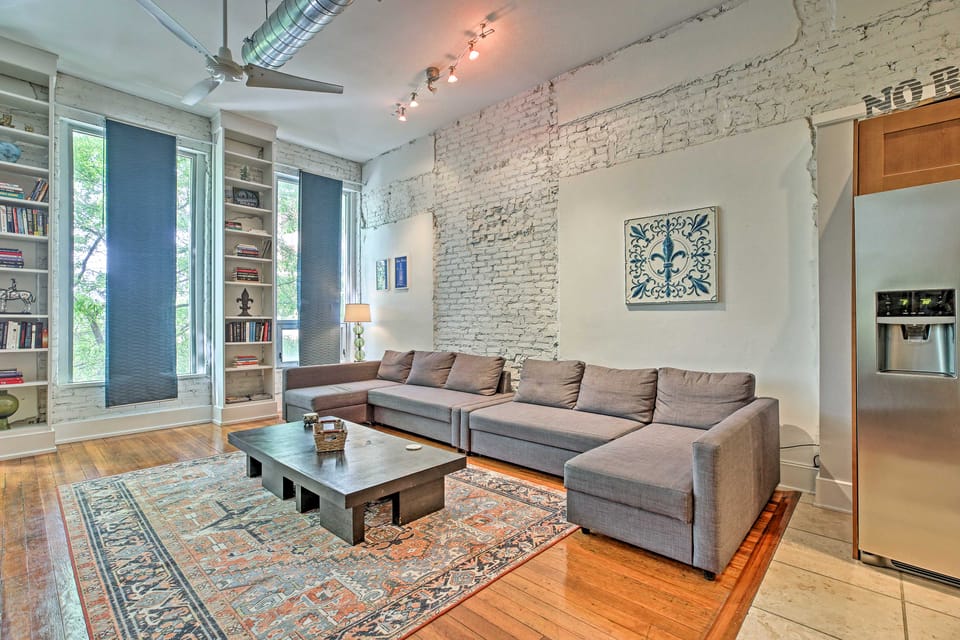 Walk to Dtwn Distilleries: Nulu Art District Loft Apartment in Jefferson County