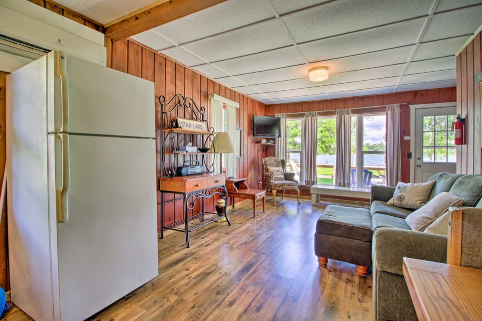 Lake Retreat w/ Dock, Deck & BBQ, BYO Boat! House in Minnesota