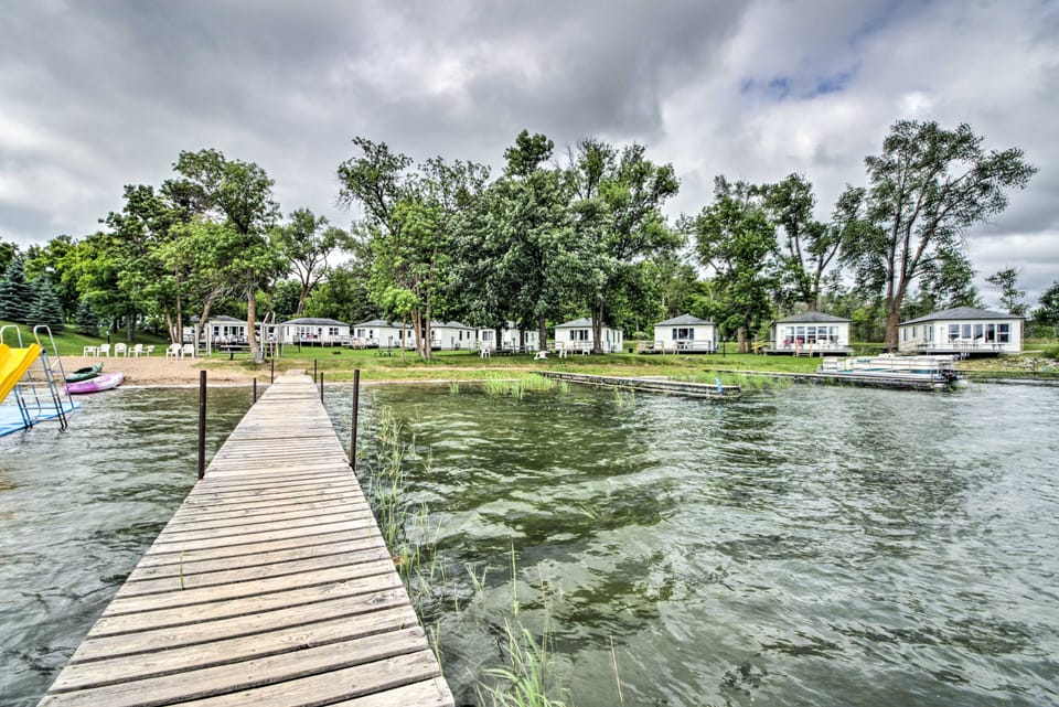 Dent Resort Cabin - Ultimate Star Lake Escape House in Minnesota