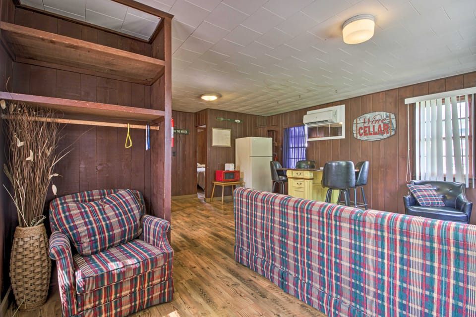 Lakefront Dent Cabin - Boat Rentals & Docks! House in Minnesota