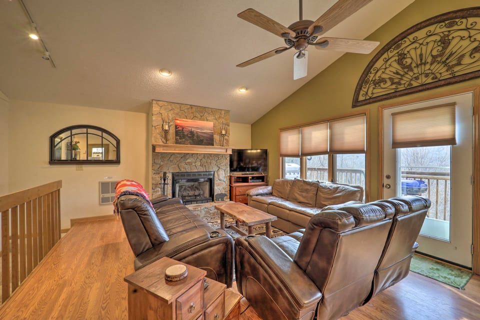 Hike, Bike, Unwind! Beech Mtn Stay w/ Scenic Views House in Beech Mountain