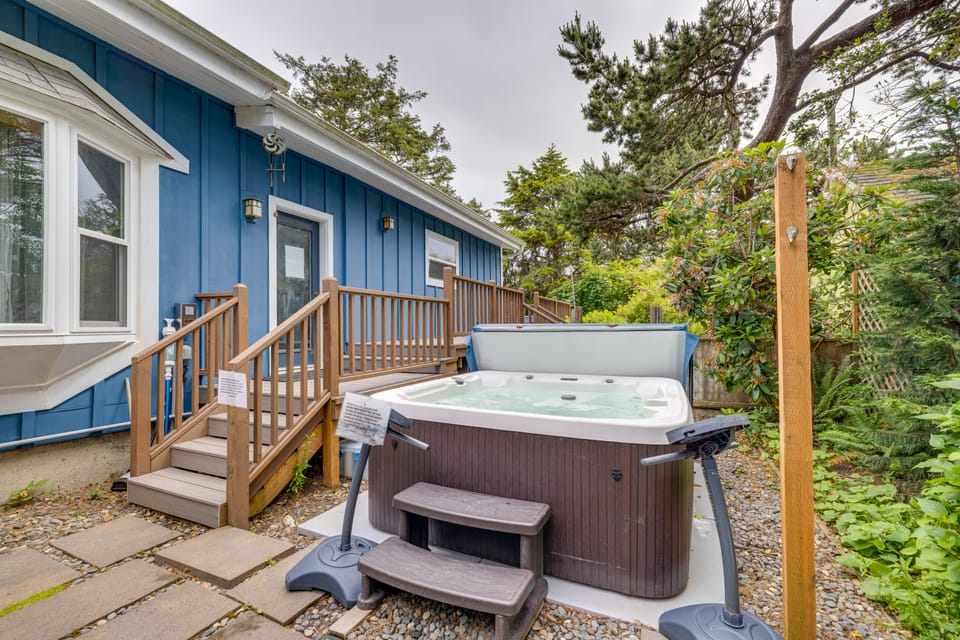 Walk to Seaside Beach! House w/ Hot Tub & Deck House in Seaside