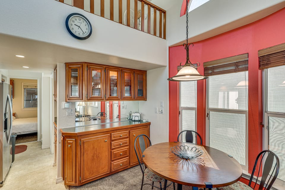 Walk to London Bridge Beach: Lake Havasu Cabin! House in Lake Havasu City