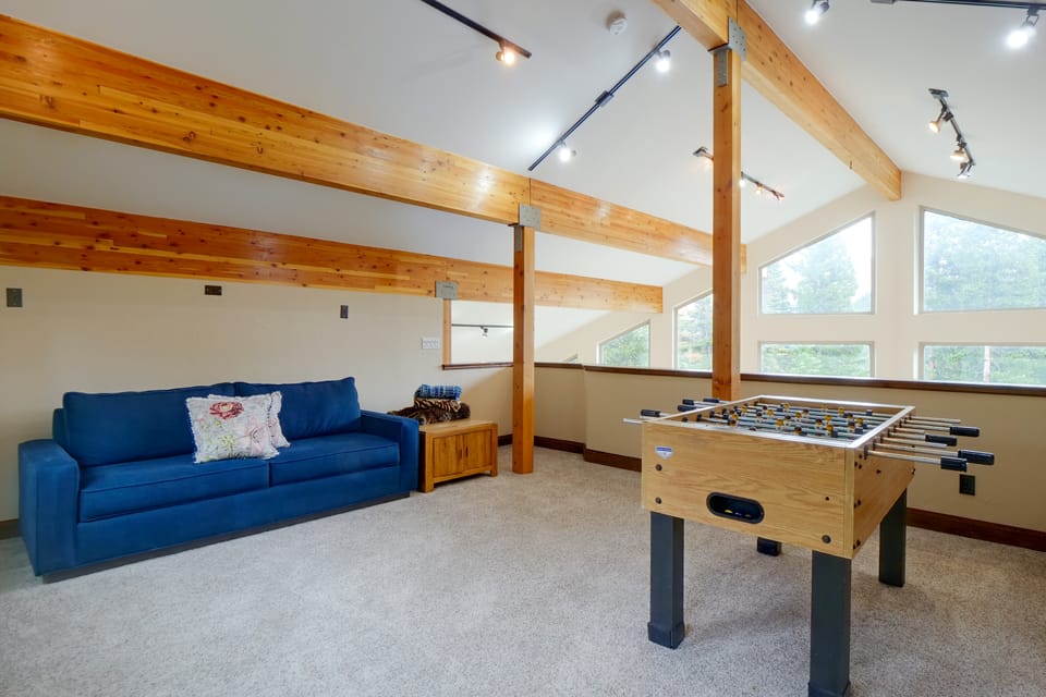 Hot Tub & Mtn Views Pristine Breckenridge Home! House in Summit County