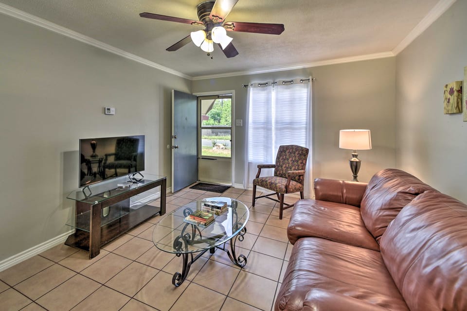 Cozy San Antonio Family Home: 3 Mi to Lackland AFB House in San Antonio