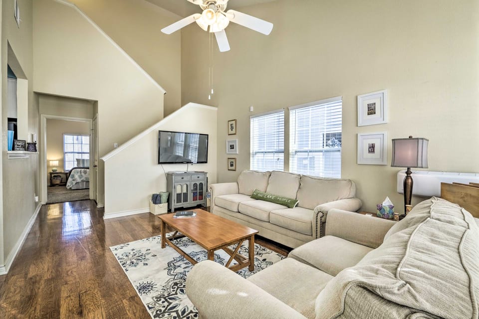 Walk to Lake + Pool Access! Family Gem in Afton Apartment in Ozark Mountains