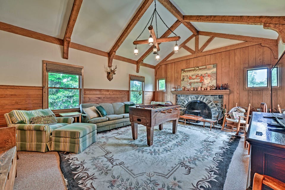 Amazing Historic Home w/ Stunning Mountain Views! House in Blowing Rock