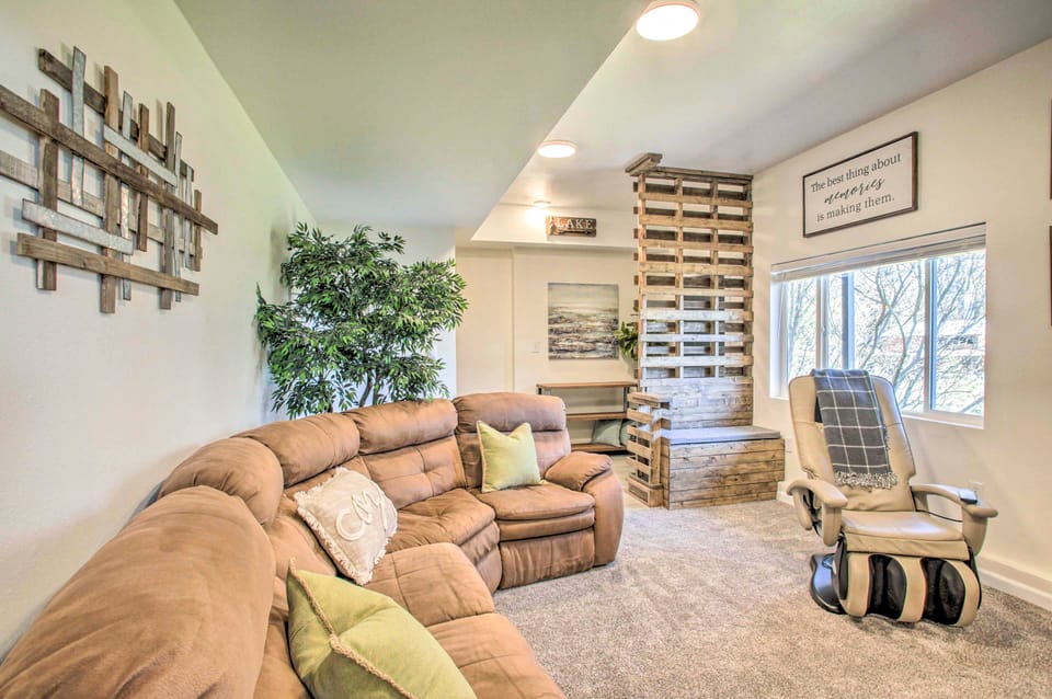 Lakeview Lodge w/ Spacious Yard: Families Welcome Apartment in Washington