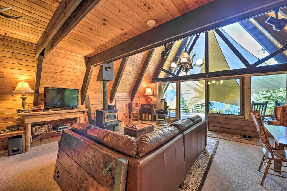 Irwin A-Frame Cabin w/ Deck & Mountain Views! House in Idaho