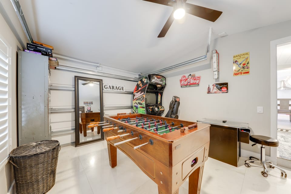 Upscale Home w/ Hot Tub: Walk to Pompano Beach! House in Pompano Beach