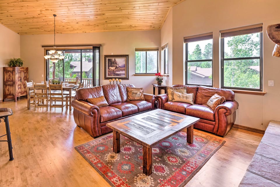 Torreon Townhome w/ Balcony: Hike, Fish & Unwind! Apartment in Show Low
