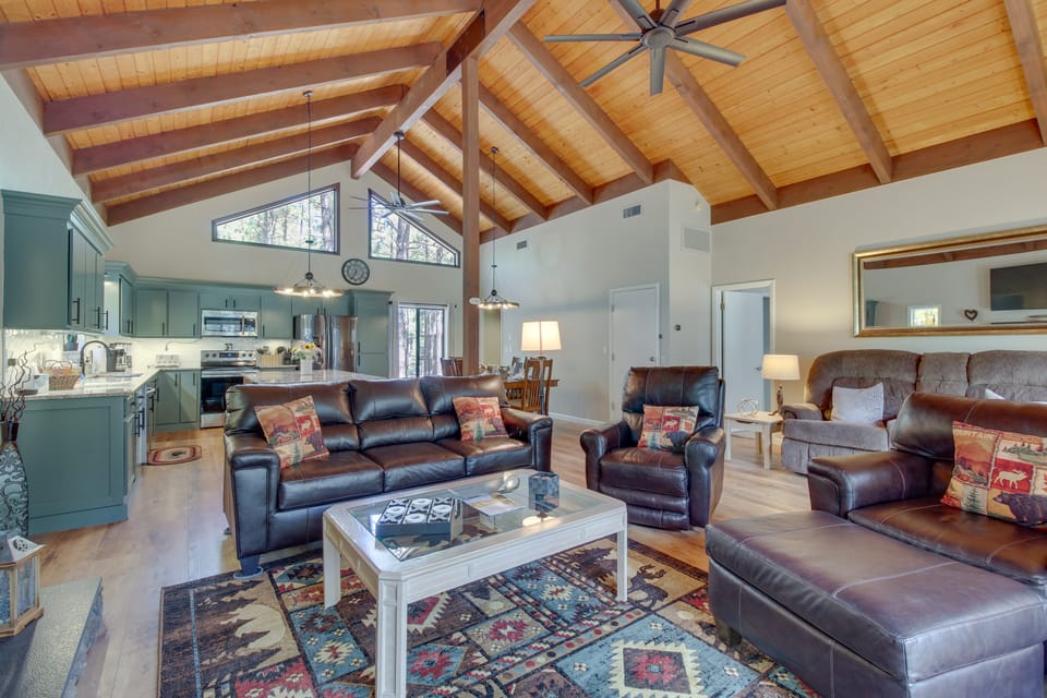 Game Room, Fire Pit, Deck: Remodeled Pinetop Cabin House in Arizona