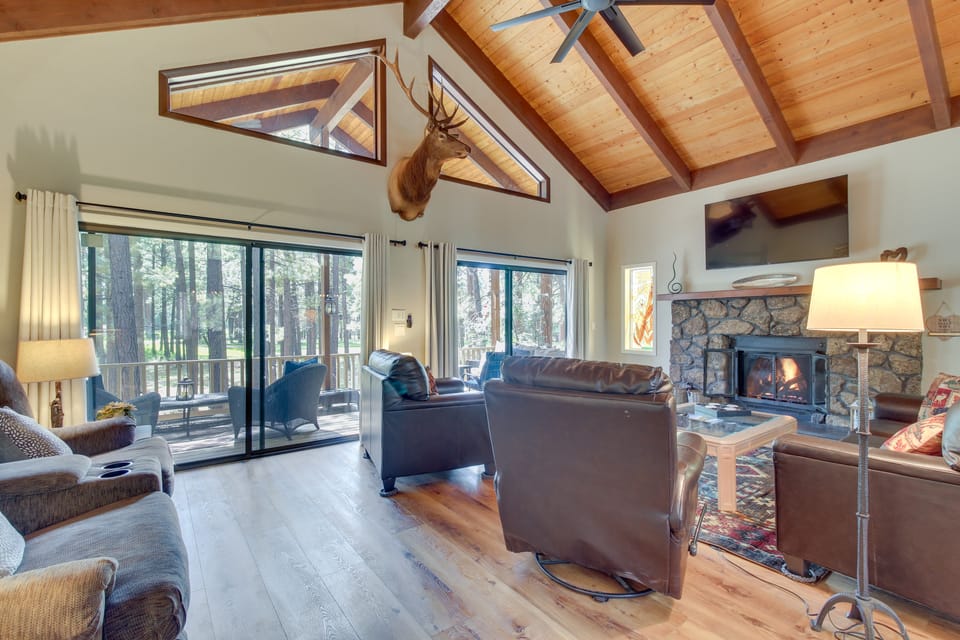 Game Room, Fire Pit, Deck: Remodeled Pinetop Cabin House in Arizona