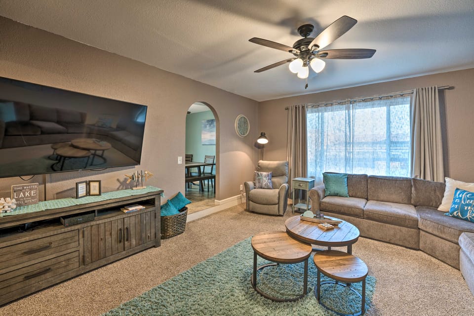 3 Mi to Water: Lake Havasu Gem w/ Fire Pit & Grill House in Lake Havasu City