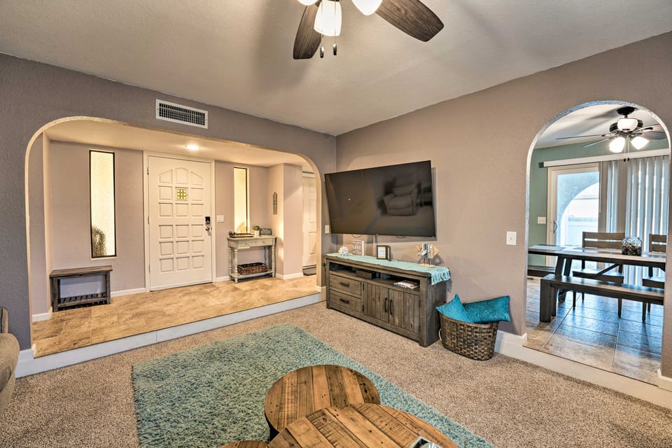 3 Mi to Water: Lake Havasu Gem w/ Fire Pit & Grill House in Lake Havasu City