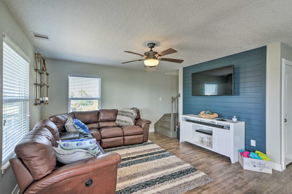 2 Blocks to Gulf: Surfside Beach Family Home! House in Surfside Beach