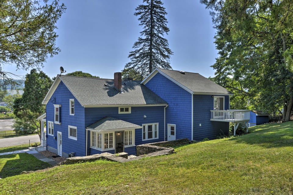 Walk to Waterfalls & Dining: Finger Lakes Escape! House in Montour Falls