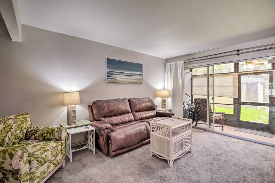 Condo w/ Pool Access < 4 Miles to Siesta Key Beach Apartment in Gulf Gate Estates