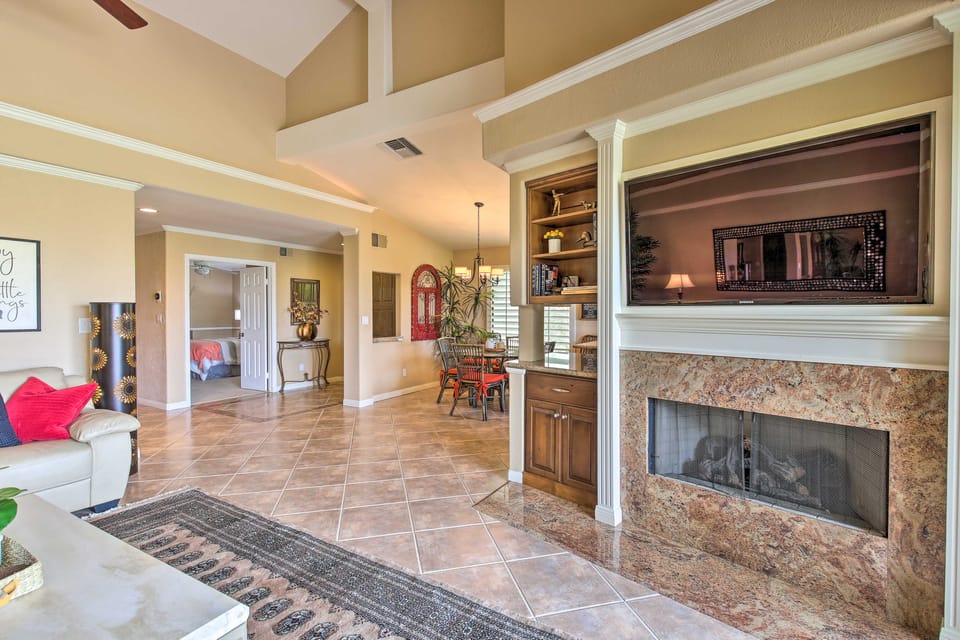 Palm Desert Escape w/ Patio & Shared Pool! Apartment in Palm Desert