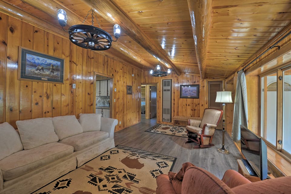 Cozy WY Home: Rivers, Lakes, Mountains, Wildlife House in Wyoming