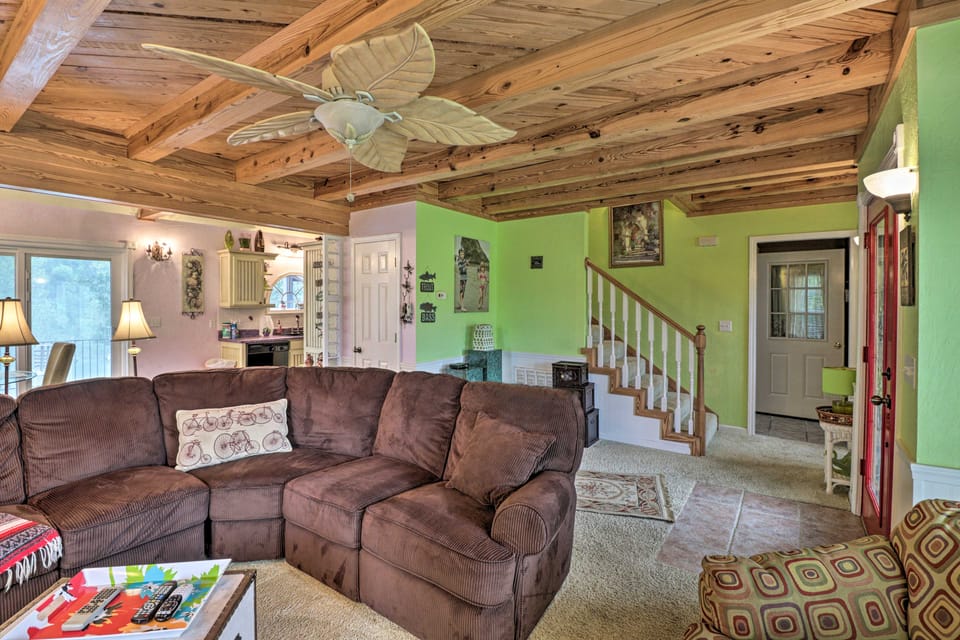 Ruby’s Landing Cottage w/ Deck & White River Views Cottage in Arkansas