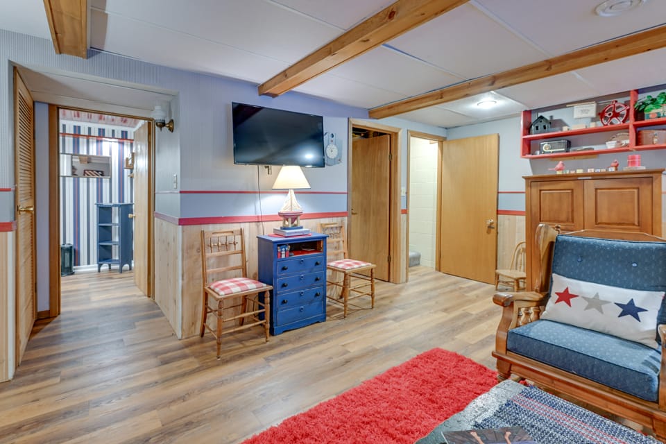 Quiet Retreat on Lake w/ Kayaks, Boats + Bikes! House in Wisconsin