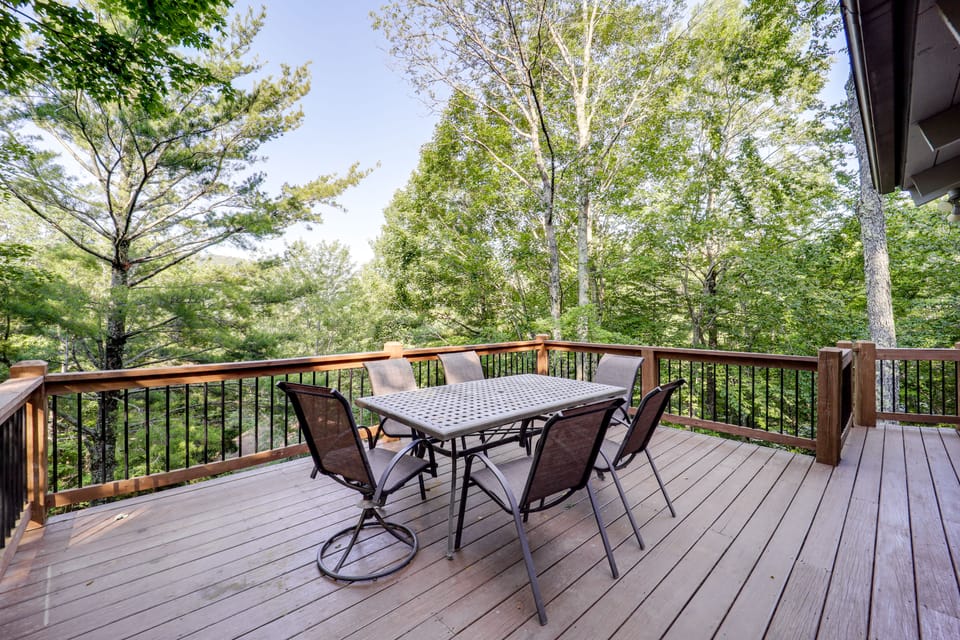 2 Mi to Skiing! Wooded Beech Mtn Retreat w/ Decks House in Beech Mountain