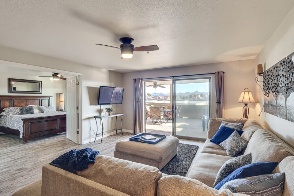 Walkable Waterfront Oasis w/ London Bridge Views! Apartment in Lake Havasu City