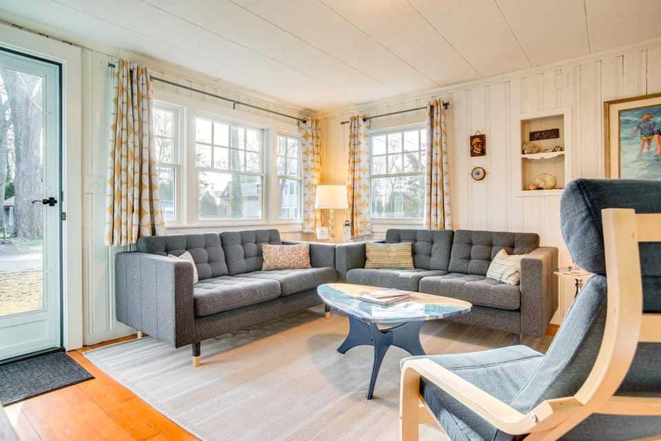 Walk to Monument Beach: Cape Cod Cottage w/ Grill Cottage in Pocasset