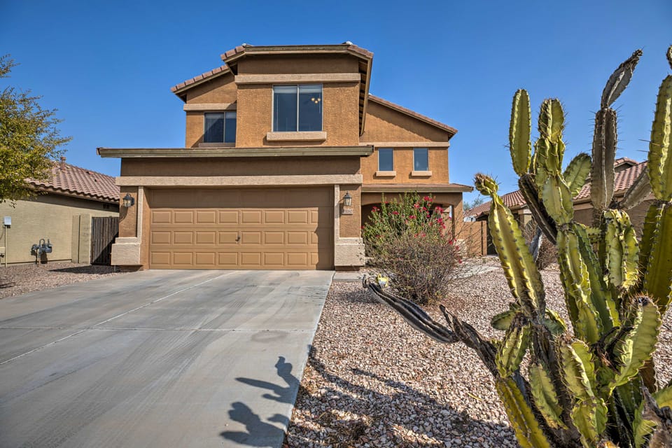 Maricopa Home w/ Outdoor Seating, 2 Mi to Golf! House in Maricopa