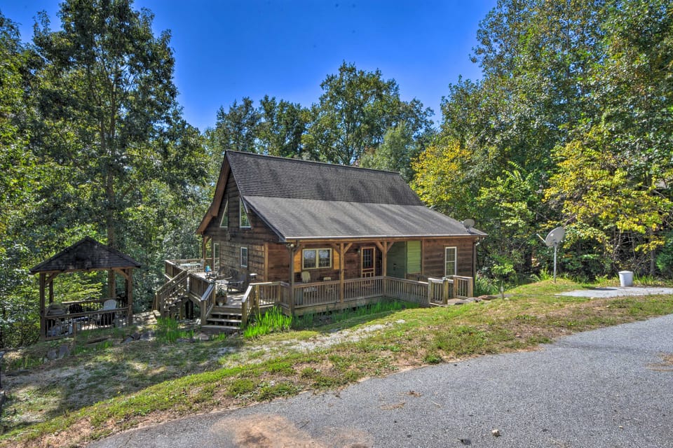 Lovely Lake Hartwell Retreat: Dock, Deck & Grill! House in Lake Hartwell