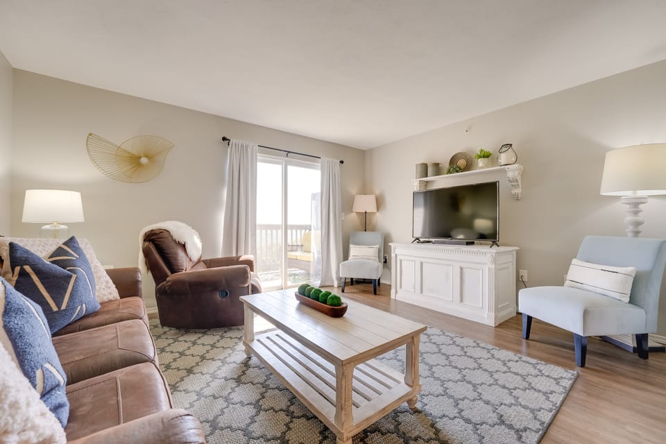 Branson Condo w/ Balcony, Strip & Mountain Views! Apartment in Branson