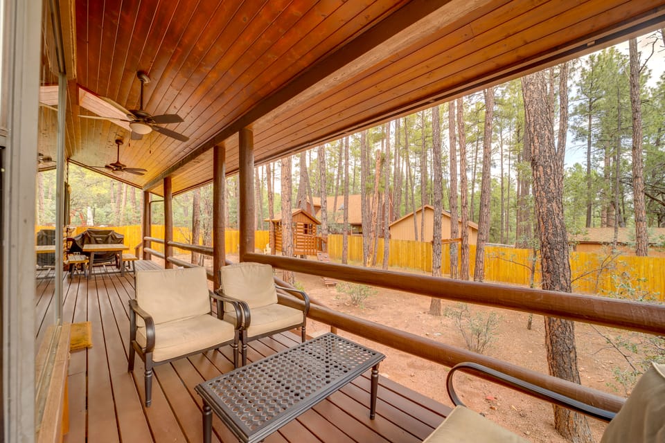 Deck, Games & Fire Pit: Modern Pine Cabin! House in Pine